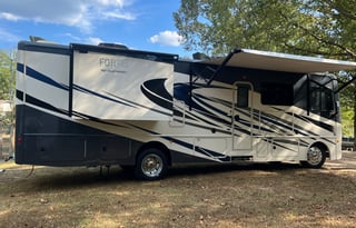 Spring Glamping is here!!  2 AC AND 2 BATH!!!