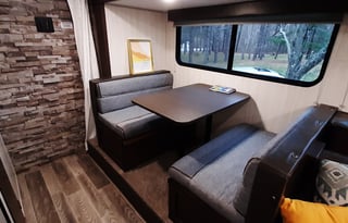 Travel in Comfort and Style up to 6ppl