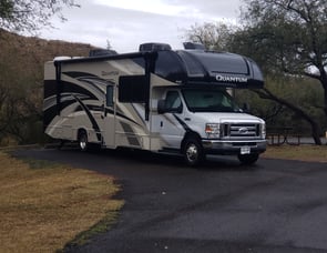 Thor Motor Coach Quantum KW29