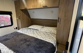 *BRAND NEW* Unlimited wifi* Dogs ok*