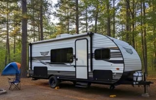 "Dottie" Cute bunkhouse | Sleeps 4-6 | Easy Set-up