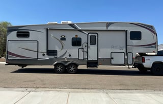 2013 Forest River WILDCAT 34' Bunkhouse 5th Wheel
