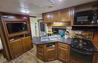 2015 Heartland Prowler 33P BHS