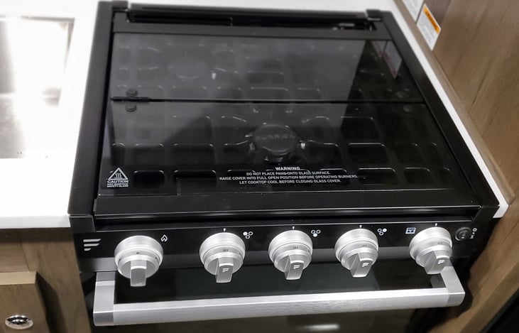3 burner stove top and oven
