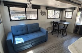 2021 Alpha Wolf 26RL-L DELIVERY ONLY!!!Glamping!!!