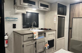 2025 CrossRoads RV Zinger BH18