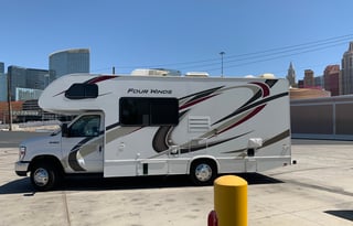 Angie and Eddie's THOR 4 WINDS Class C