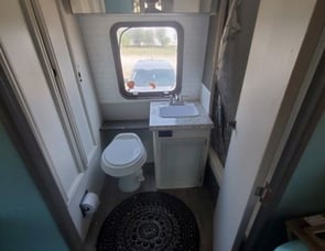 Fleetwood RV Bounder 34W