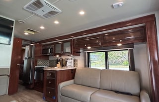 Travel with Ease & Comfort! Pets Welcome