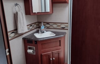 2013 Winnebago Vista 27N (Russ & Dona's Coach)