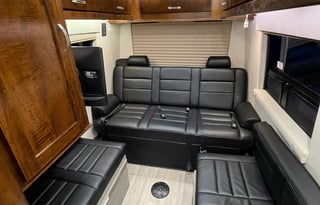 Easy to Drive,Mercedes Safety,7 Seatbelts,King Bed