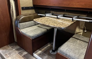 Bunk Floorplan Freedom Elite 30FE - Sleeps 8!