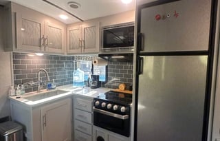 Keystone Bullet – On-Site Stay with Pool & Jacuzzi