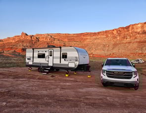 KZ Sportsmen SE 260BHSE