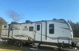 2021 Cruiser MPG - Private Bunk Room! King Bed!