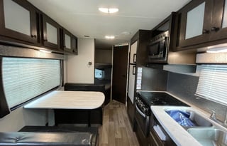 Razor Crest w/Bunk House