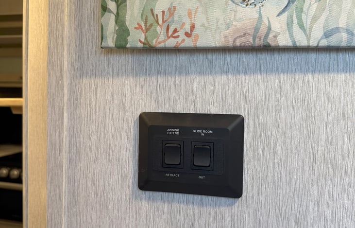 Dining room and rear canopy switches.