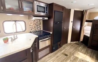 Cherokee Gray - sleeps 6 w/pvt queen & bunks