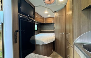 Itasca Viva 23L — European Chic on Wheels