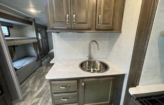 2022 GULFSTREAM WITH BUNK BEDS AND KIDS APPROVED