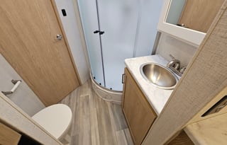 Luxury Class C Like NEW!!!