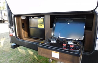 Michie Made Fun - Pet + Kid Approved Camper Rental