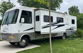 Earth Trekker 35’ Motorcoach for 8