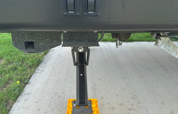 Power stabilizer jacks