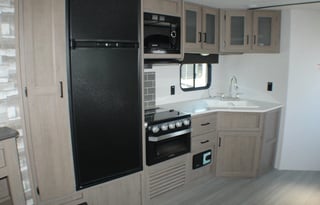 "The Hideout" - 2020 Keyston bunkhouse with 1.5 Bath