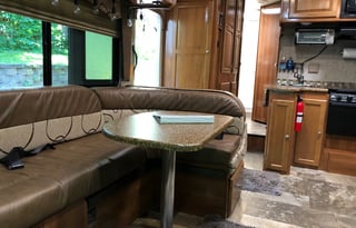 Like New, Easy-To-Drive Class C RV