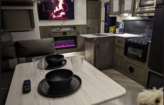 2022 - Sleeps 10! Delivery Available!!