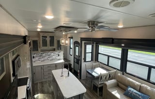 2021 Avalanche 390DS 1791