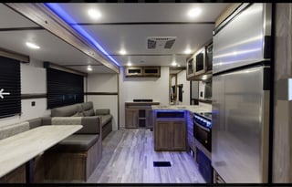 2021 CrossRoads RV Zinger Lite