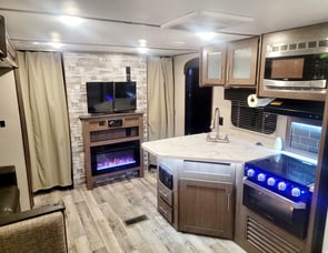 Keystone RV Hideout 31BHDSWE