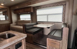 Luxury Family RV • Sleeps 7 • Fully Stocked