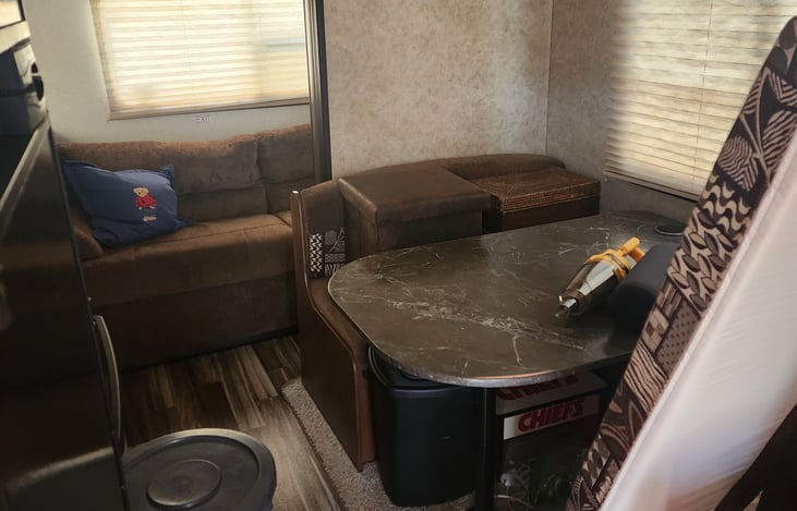 Slide comes out for all the possible room you need