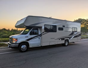 Coachmen RV Leprechaun 270QB Ford 350