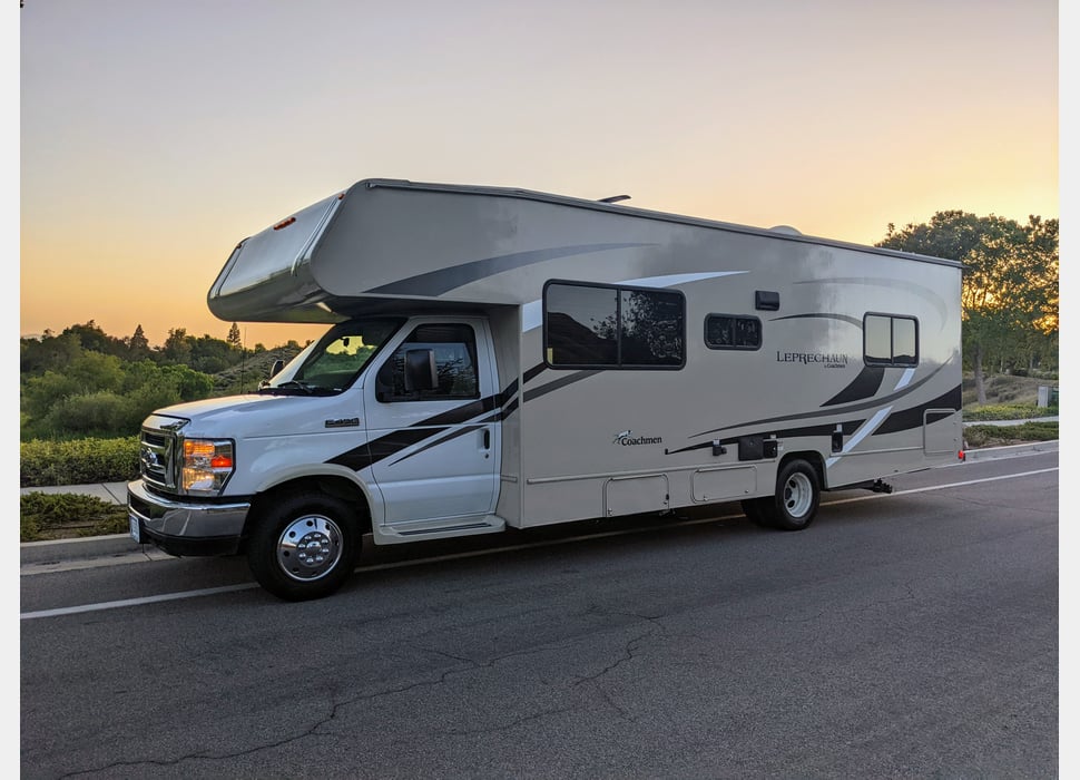 Class C Motor Home rentals in Simi Valley