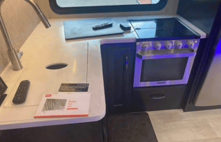 Toy Hauler 5th wheel Grand Design Momentum