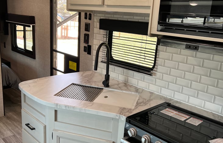 Kitchen sink and counter