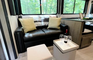 The Perfect Glamping Getaway! 3bds, TWO bathrooms!