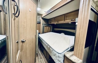 2018 Thor A.C.E. Class A | Sleeps 8 | 28Ft Long