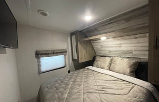 2021 34 FT Toy Hualer