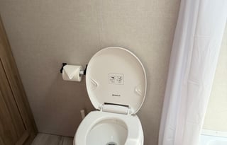 2025 Coleman 17r - Brand NEW, Compact, Easy to Tow