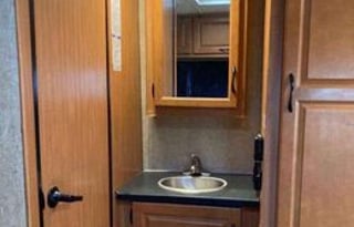 2017 Thor Motor Coach Majestic 23a