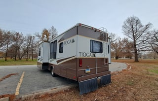 2008 Fleetwood RV Tioga 31M - Self Leveling