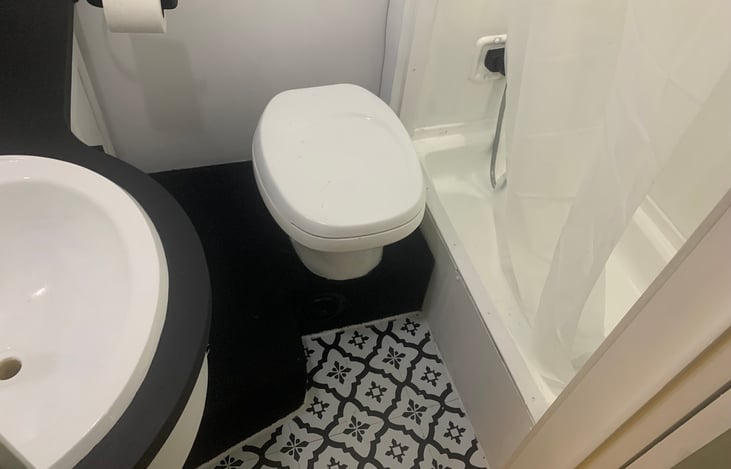 Fully remodeled complete bathroom. Clean to match Five star hotel standard.