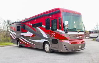 2021 Tiffin Luxury Diesel Pusher - Bath & 1/2!!