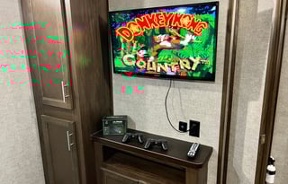 Fully Equipped RV- Perfect for Families or Couples