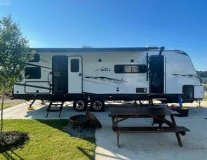 EAST TO WEST Alta 2800KBH